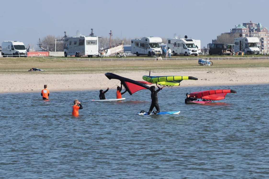 Wohnmobilstellplatz: Camp & Surf Markermeer