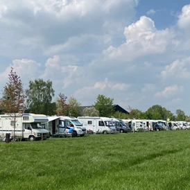 Wohnmobilstellplatz: Stellplatz mit 25 platze räumlich jeder 8 Meter  - Erve Roos