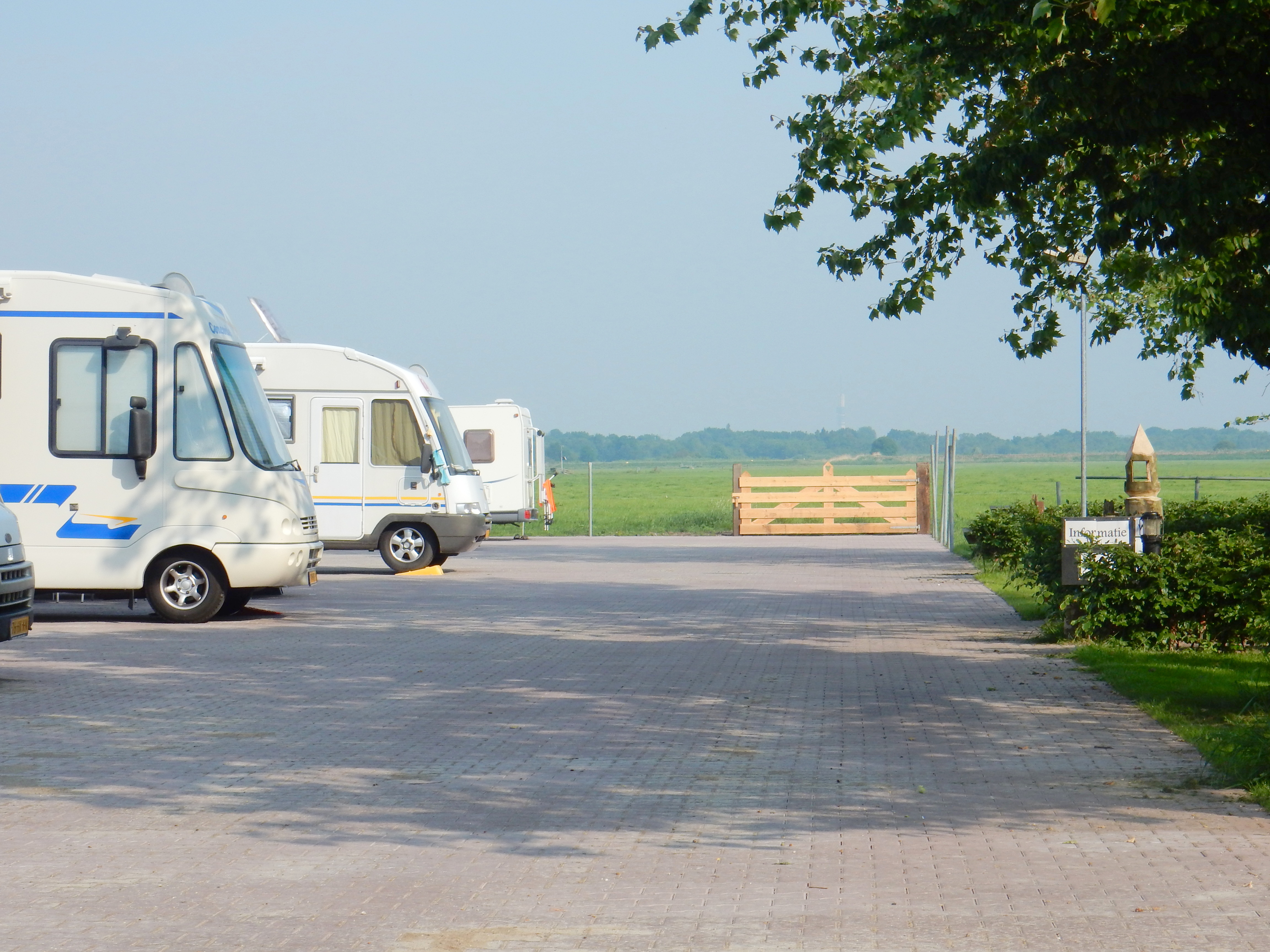 Reisemobilstellplatz - Stromanschluss - Amsterdam - Reservierung nicht möglich.  Es gibt keine Rezeption, eine Anmeldung ist nicht erforderlich.  Bezahlen Sie selbst im Infobereich. - Vecht & Weide, Standort Dammerweg 5c