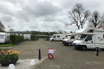 Wohnmobilstellplatz: Unsere buchbaren Wohnmobilstellplätze bis Mitte Mai. - Camping De Hof van Eeden