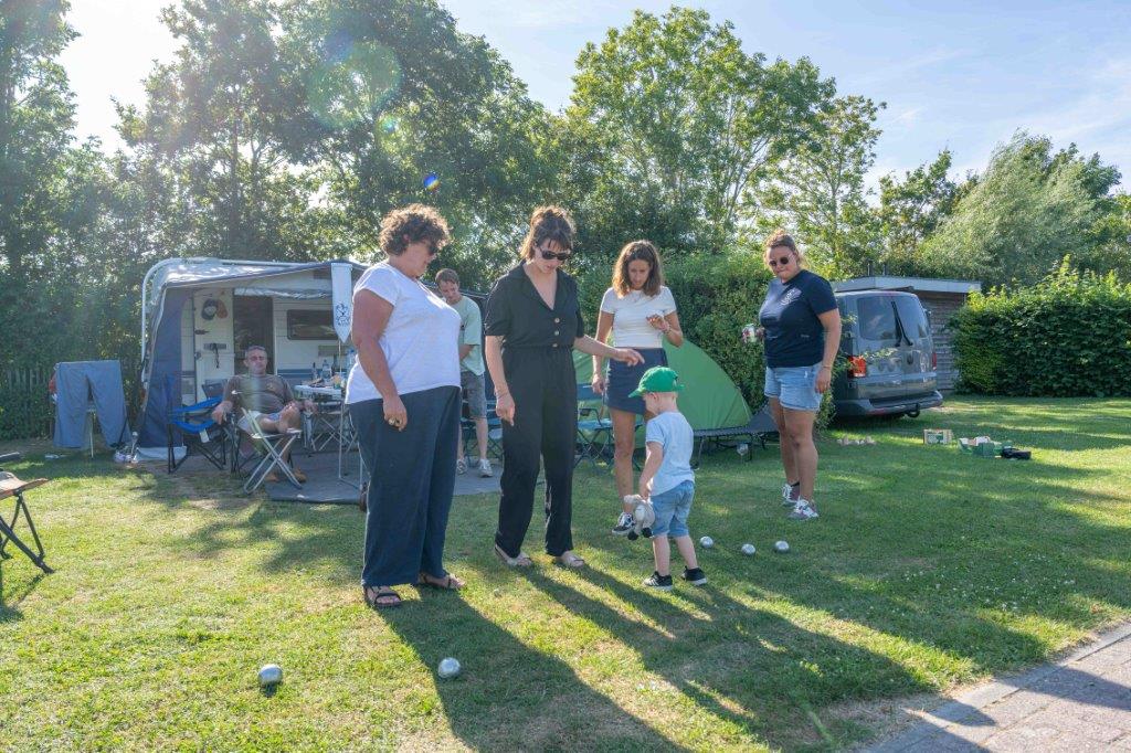 Reisemobilstellplatz: camping feld - Camping Muralt
