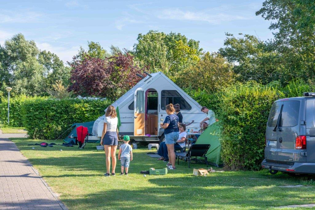 Reisemobilstellplatz: camping feld - Camping Muralt