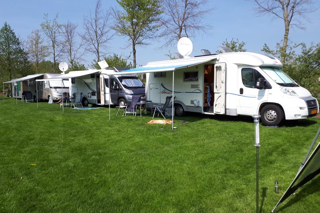 Wohnmobilstellplatz: Campers zijn ook van harte welkom! - Minicamping de Heibloem