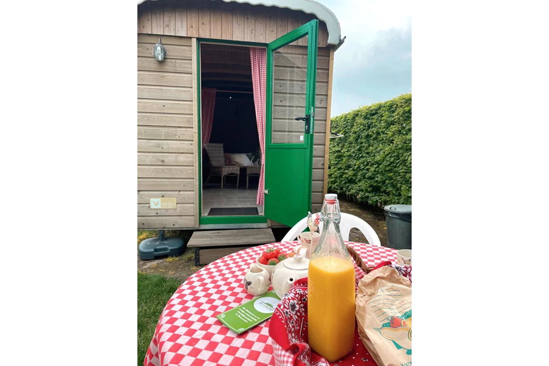 Wohnmobilstellplatz: Overnachtingen met ontbijt in de logeerwagen  - Minicamping de Heibloem