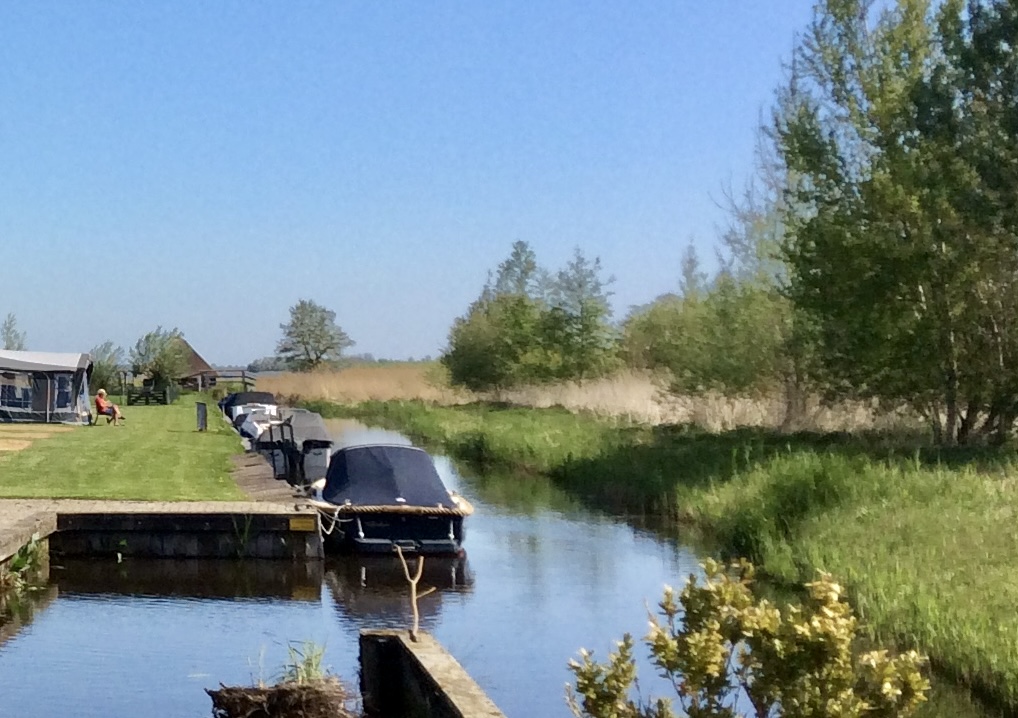 Wohnmobilstellplatz: Mini-camping Het Waterhoentje