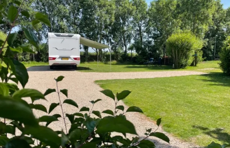 Wohnmobilstellplatz: Camper plaats - minicamping Zeeuwse Landhoeve