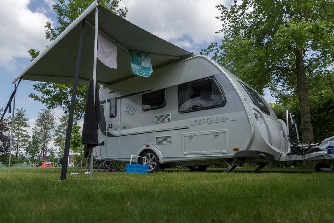 Wohnmobilstellplatz: Kampeerplaats algemeen - Mini camping Ut Paradèske