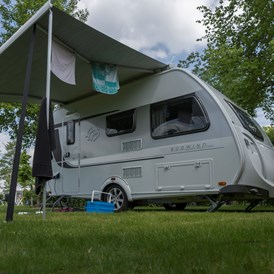 Wohnmobilstellplatz: Kampeerplaats algemeen - Mini camping Ut Paradèske