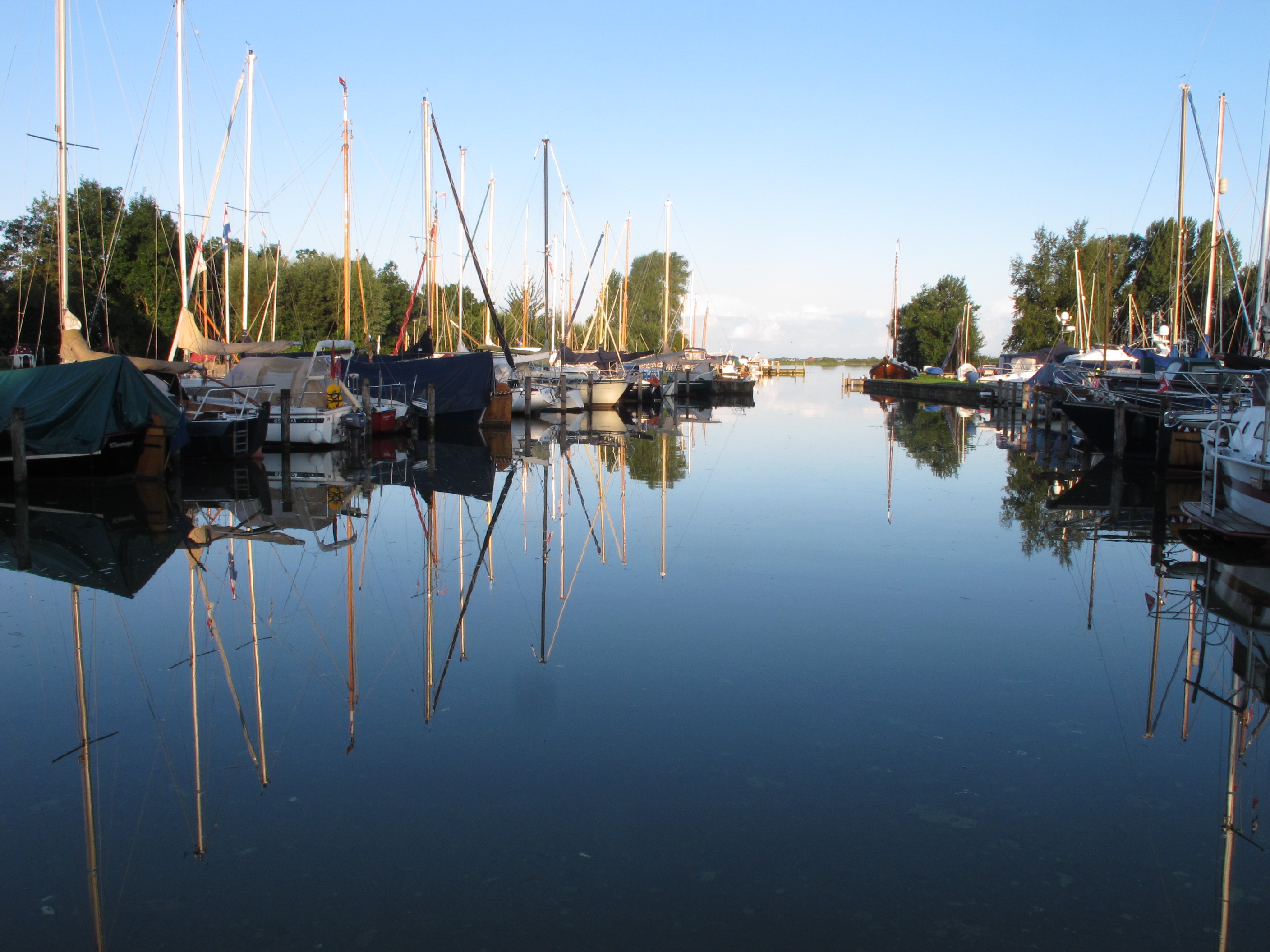 Wohnmobilstellplatz: Jachthafen - Recreatiebedrijf De Koevoet - zone
