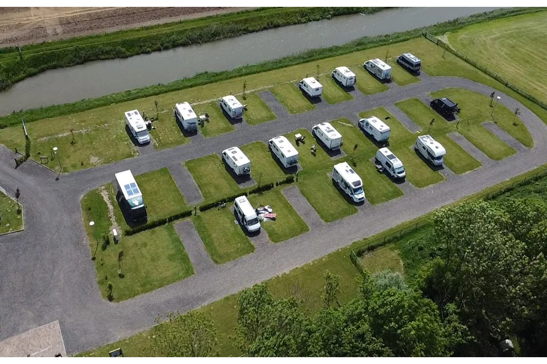 Wohnmobilstellplatz: Camperplaats de Ganzeheuvel