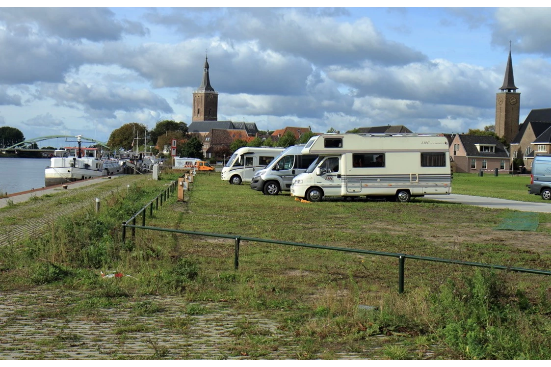 Wohnmobilstellplatz: CamperParkingHasselt.NL