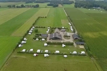 Wohnmobilstellplatz: camperplaats op boerencamping - Boerderijcamping Het Varsenerveld