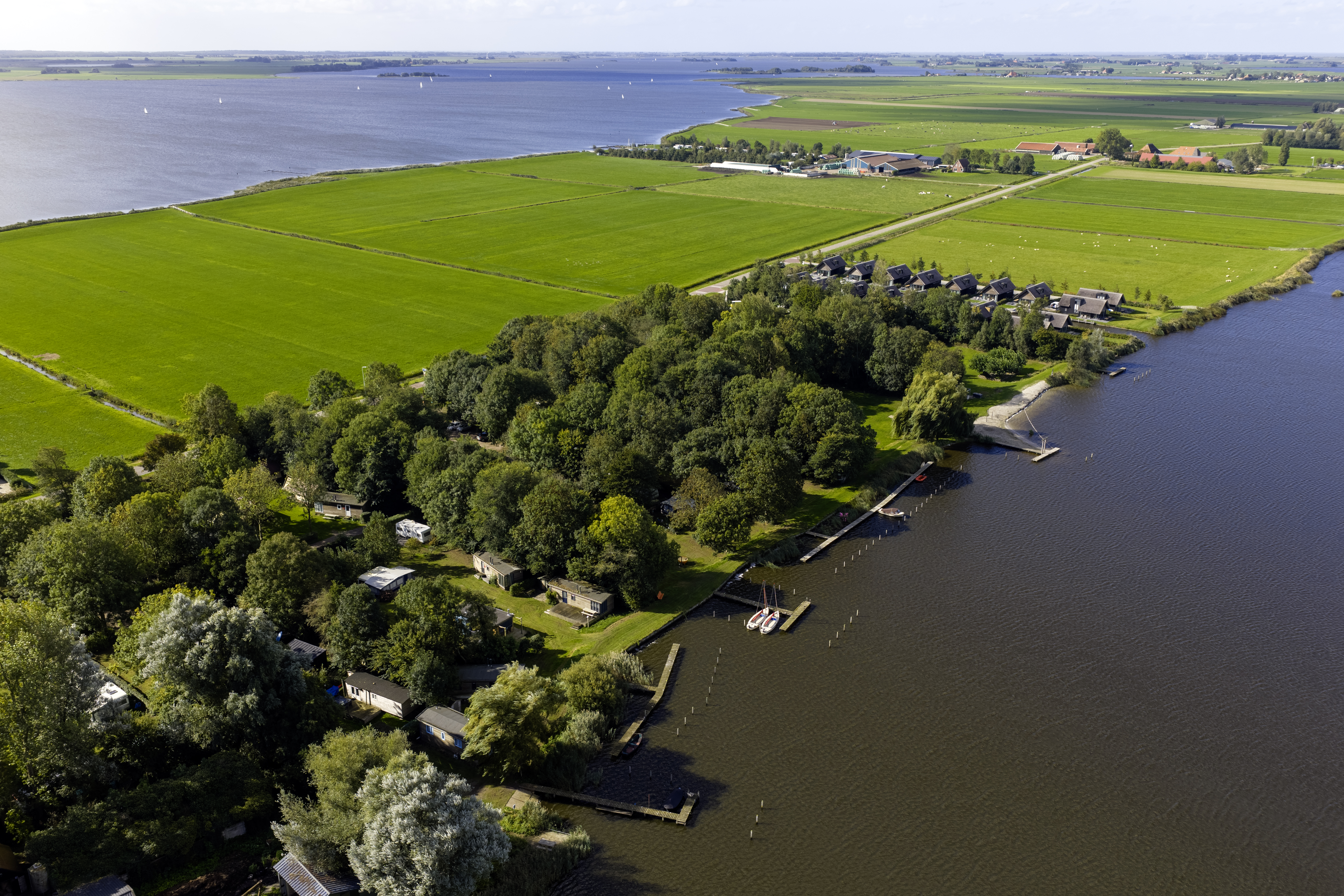 Wohnmobilstellplatz: Luftaufnahme des Campingplatzes - Camping Vrijhaven