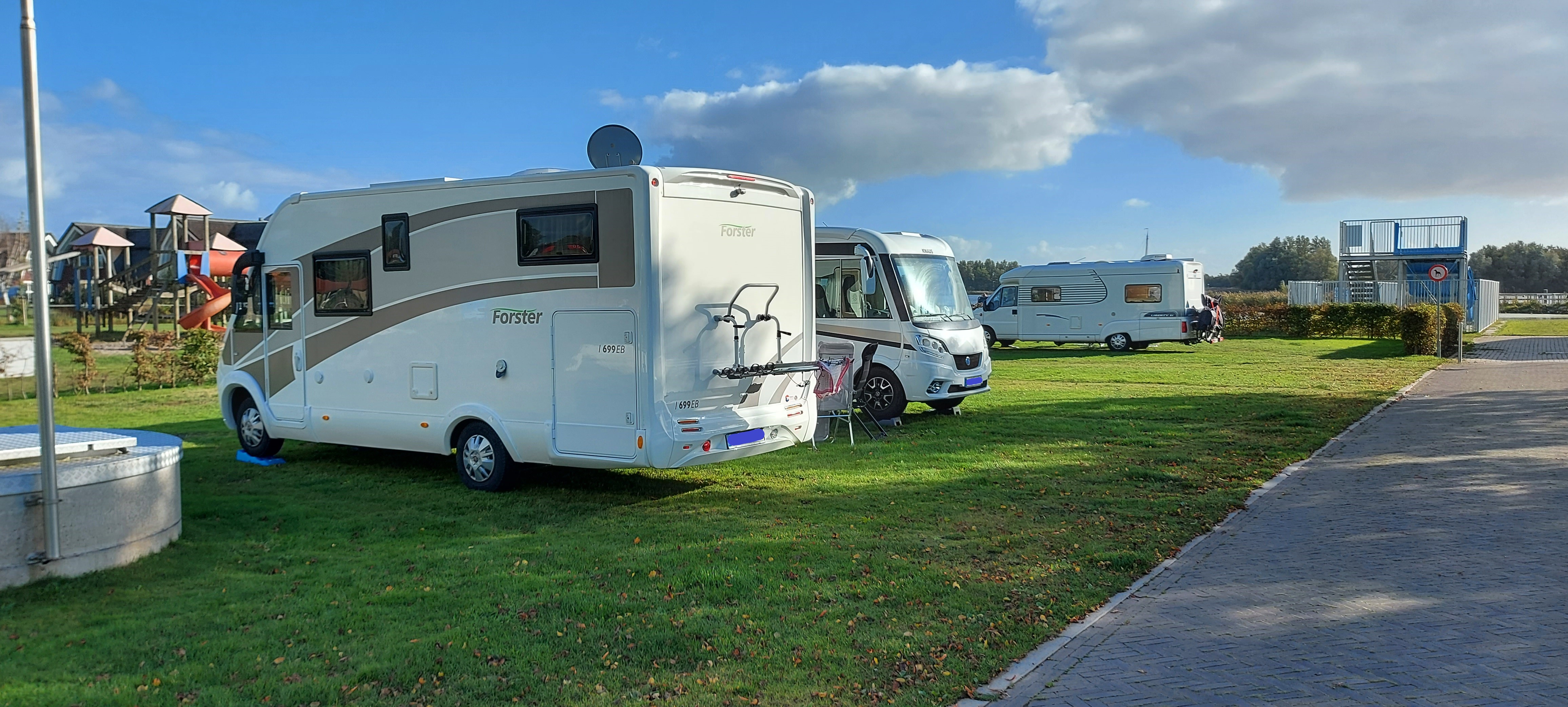 Wohnmobilstellplatz: Stellplatz-Impressionen - Passantenhaven Heegerwal