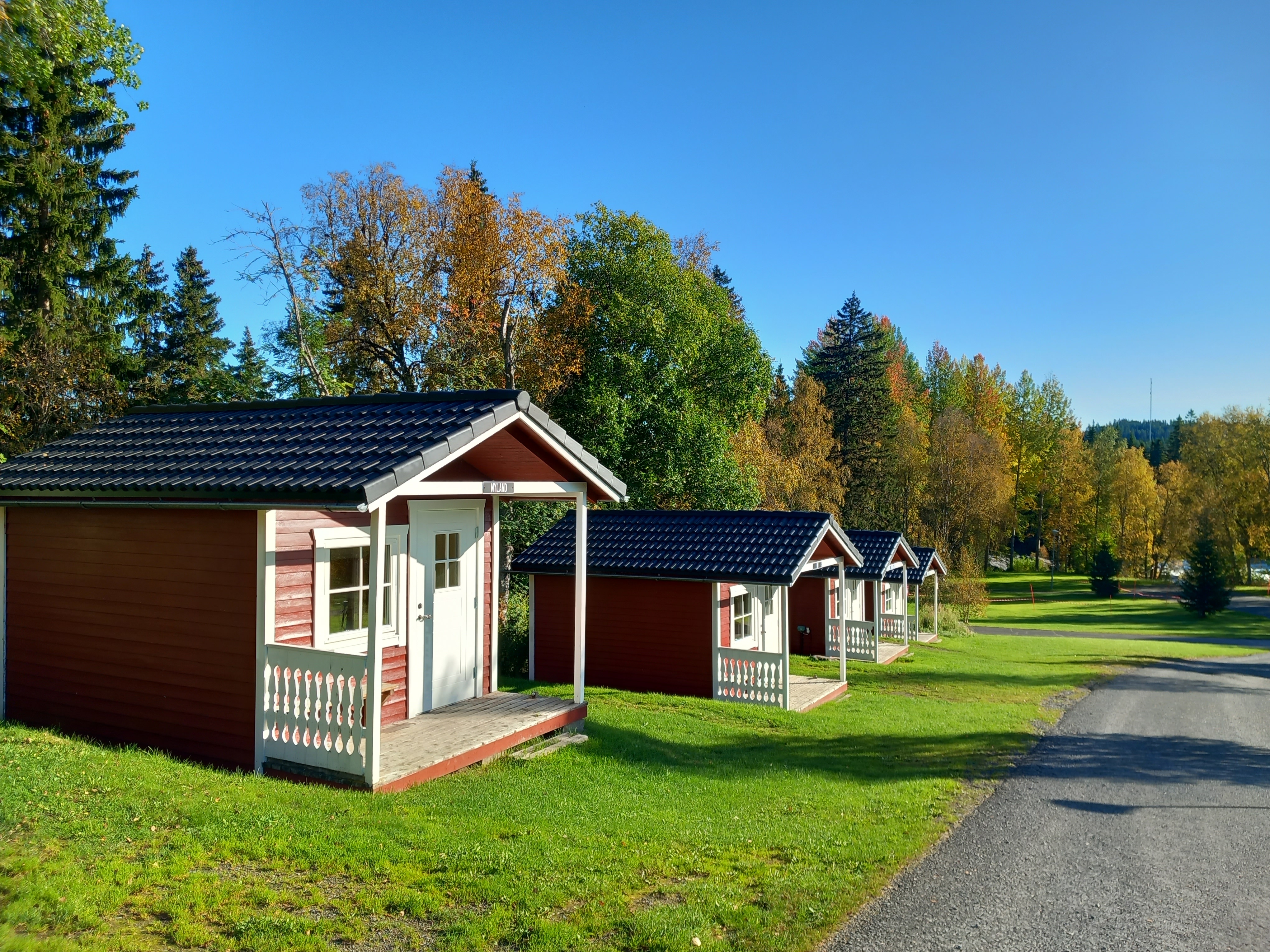 Wohnmobilstellplatz: huisjes voor verhuur - Ristafallet Camping