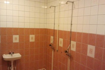 Wohnmobilstellplatz: showers - Gillhovs Kursgård - Utbildningscentrum i Gillhov