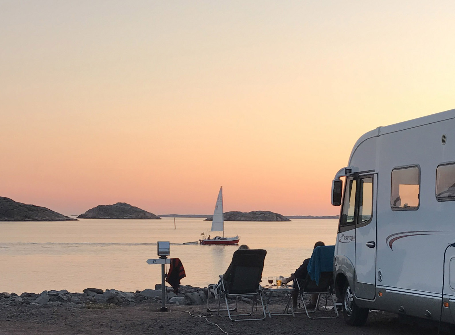 Wohnmobilstellplatz: Sunset at Basteviksholmarna - Lysekils Marina Basteviksholmarna
