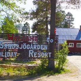 Wohnmobilstellplatz: Einfahrt Sandsjögården - Sandsjögården Camping & Lodge