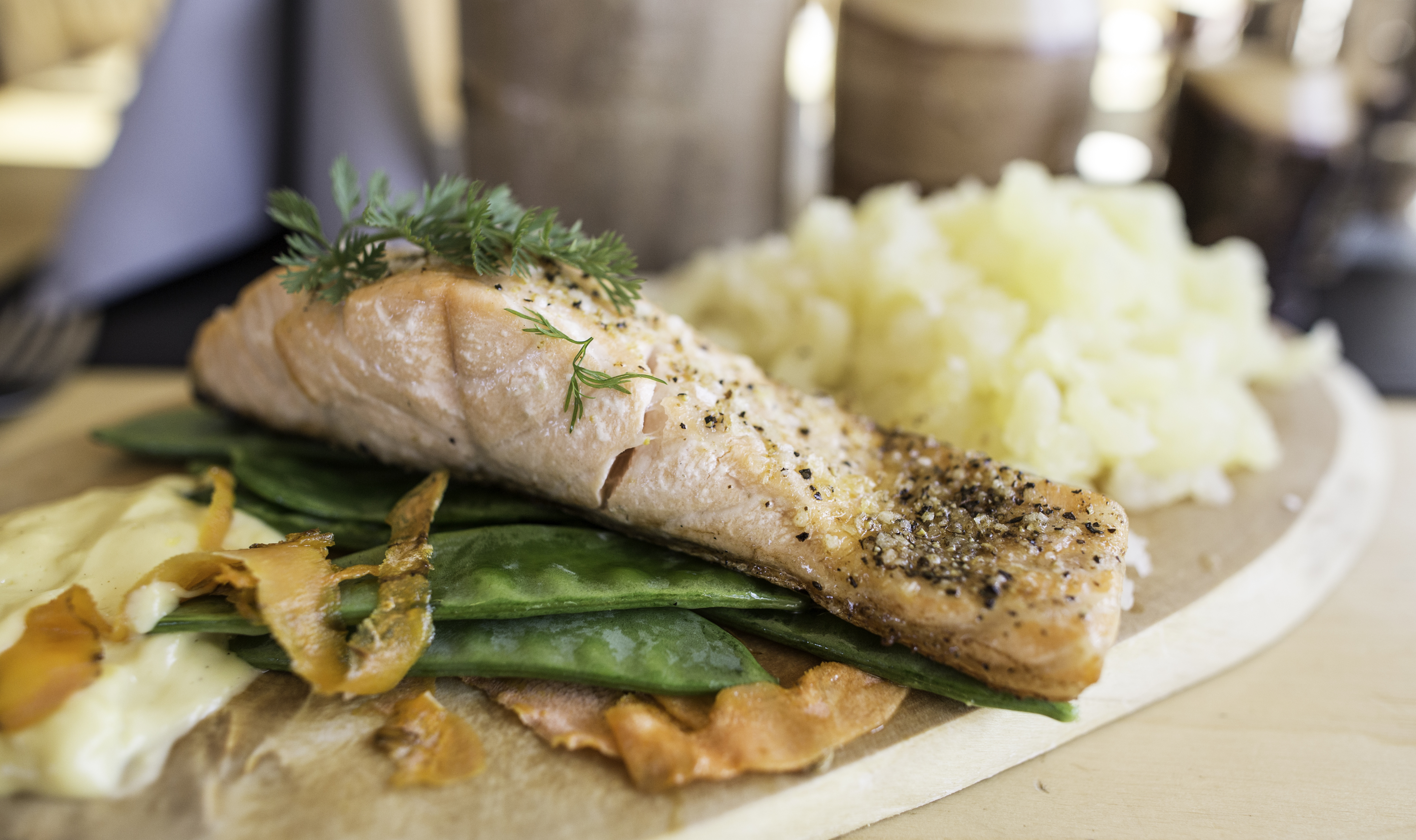 Wohnmobilstellplatz: In our restaurant we serve good food, drinks and snacks.  - Jockfall Fishing and Activities