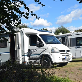 Wohnmobilstellplatz: Unsere Plätze der Wohnmobile liegen gegenüber ein Servicehaus und bieten eine ruhige und unvergessliche Übernachtung an. 

Haverdal ist an der Westküste in Schweden gelegen, wo Sie wunderbare Natur, erfrischende Bäder oder unvergessliche Tagesausflüge erleben können. – die Möglichkeiten sind endlich. - Haverdals Camping