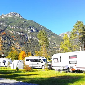 Wohnmobilstellplatz: Große Stellplätze - Lechtal Camping Vorderhornbach