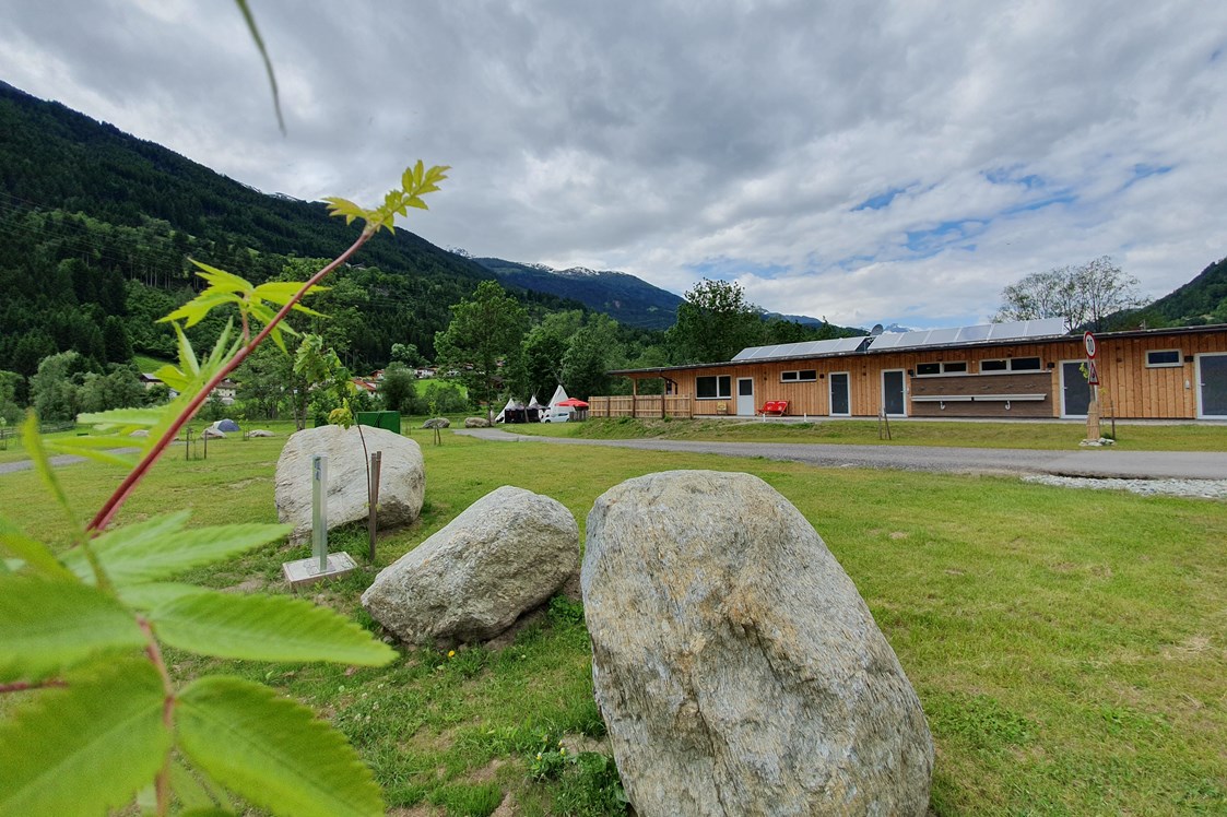 Wohnmobilstellplatz: Campingplatz und neues Sanitärgebäude - Adventurepark Osttirol