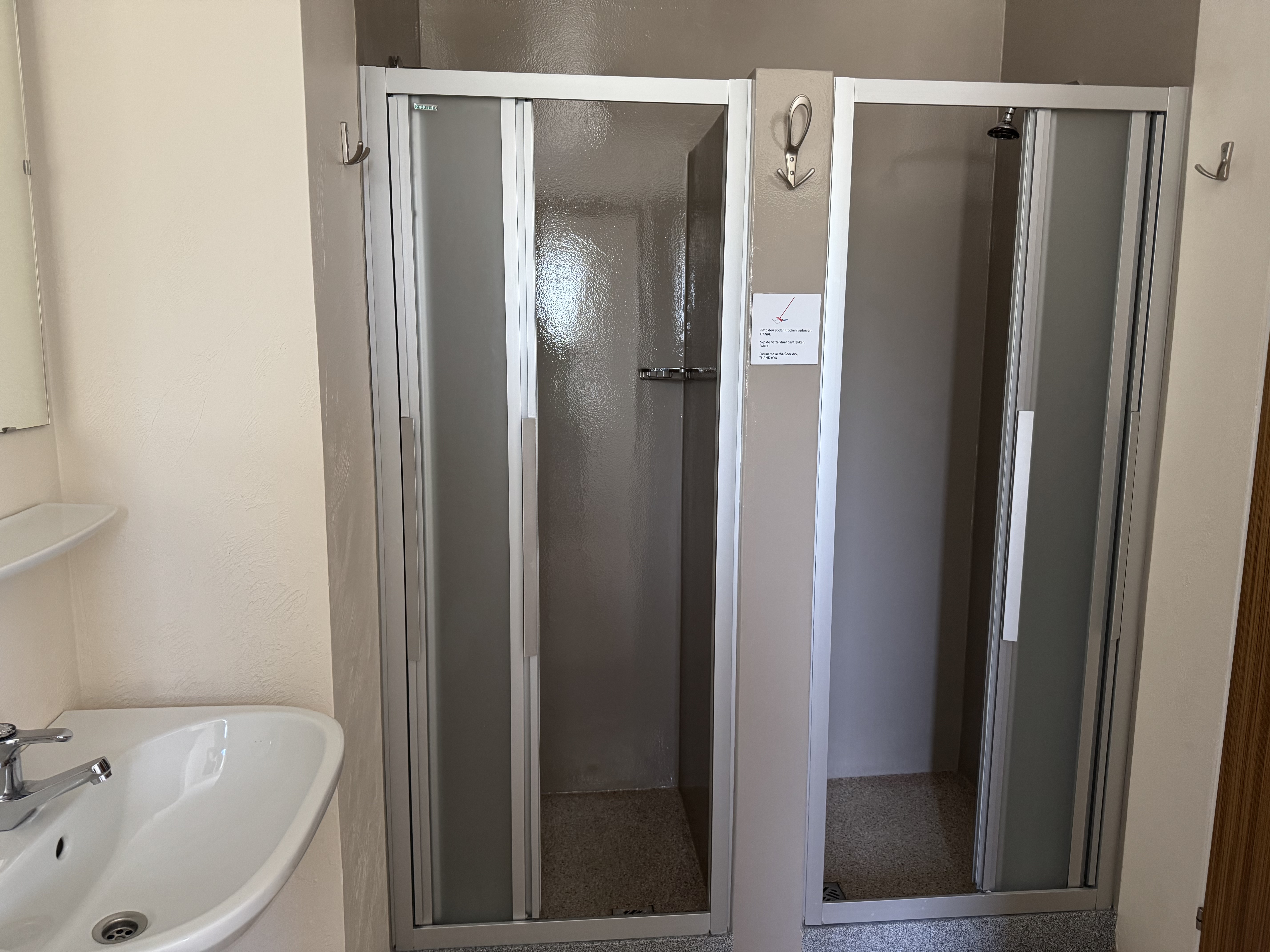 Wohnmobilstellplatz: Douches Sanitair Anlage - Camping Dachstein