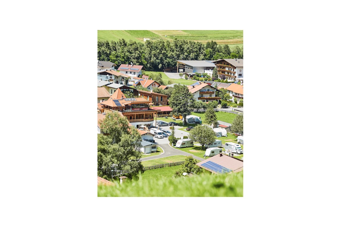 Wohnmobilstellplatz: Camping Dreiländereck Tirol, Blockhütten & Apartments