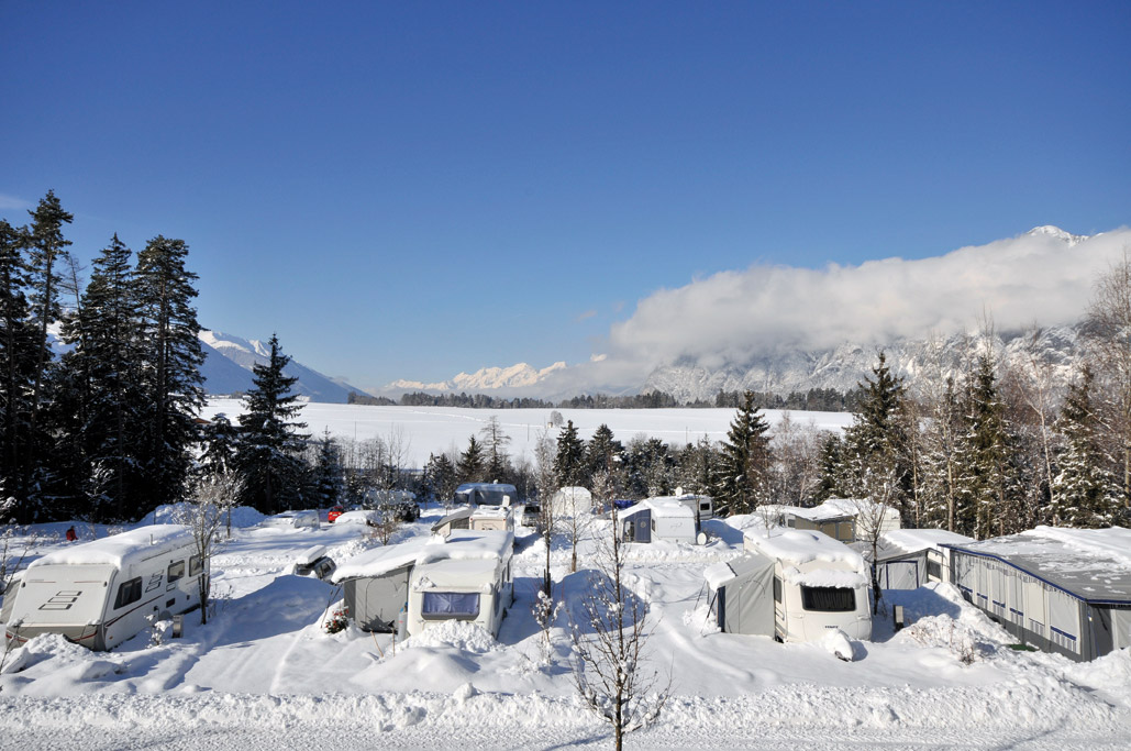 Wohnmobilstellplatz: Wintercamping - Ferienparadies Natterer See