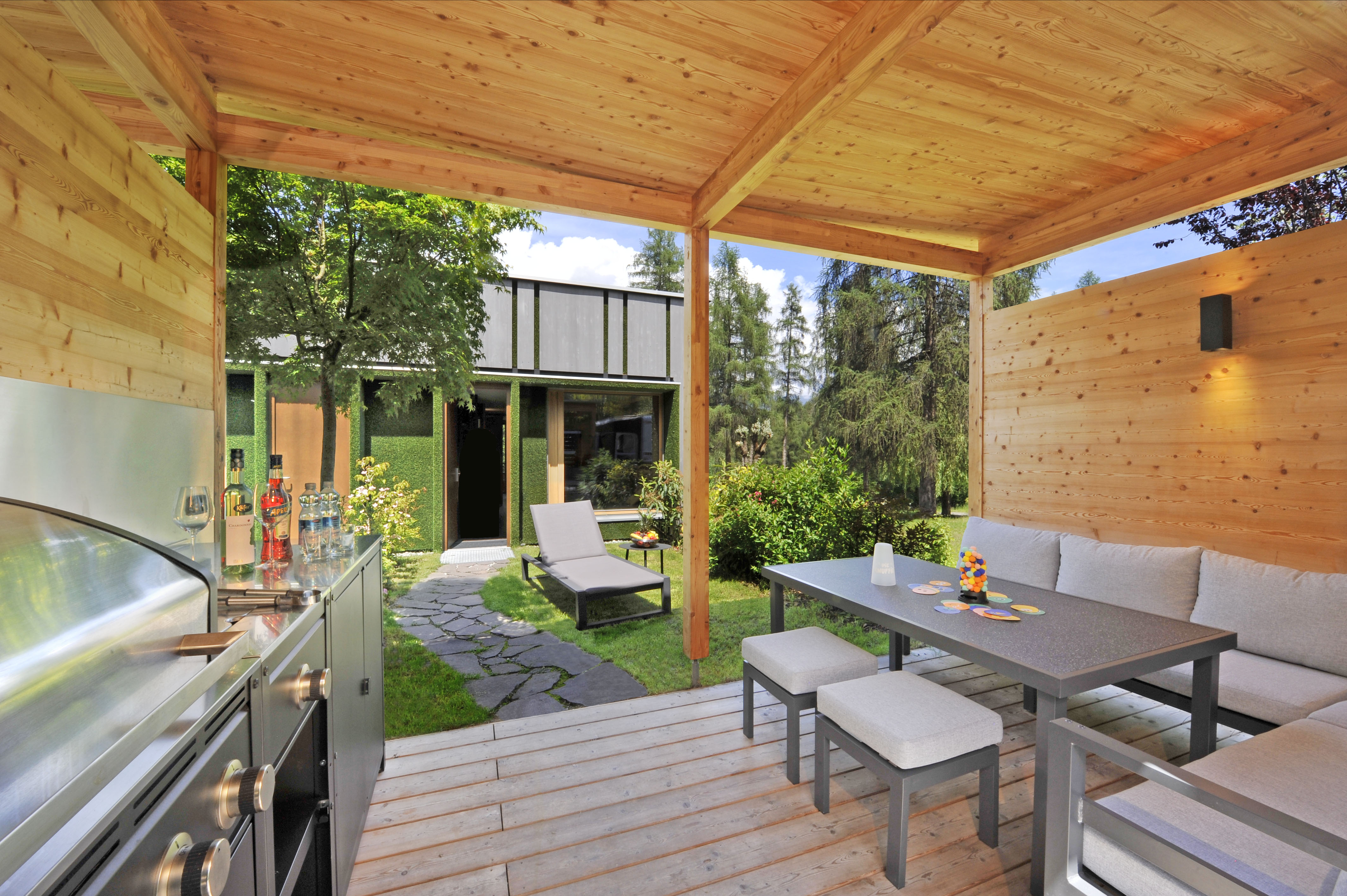 Wohnmobilstellplatz: Appartement mit Pergola - Ferienparadies Natterer See