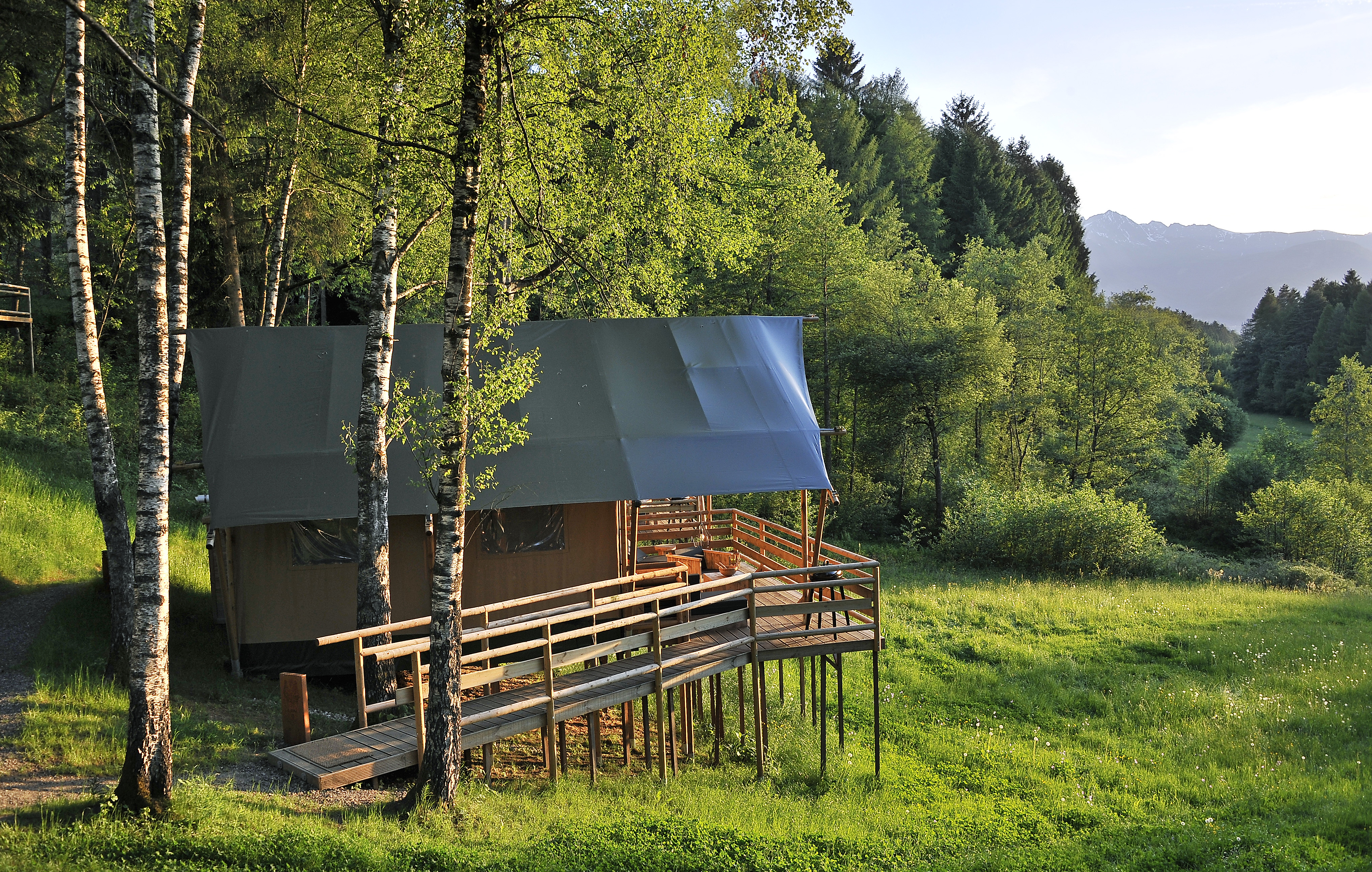 Wohnmobilstellplatz: Safari-Lodge-Zelt - Ferienparadies Natterer See