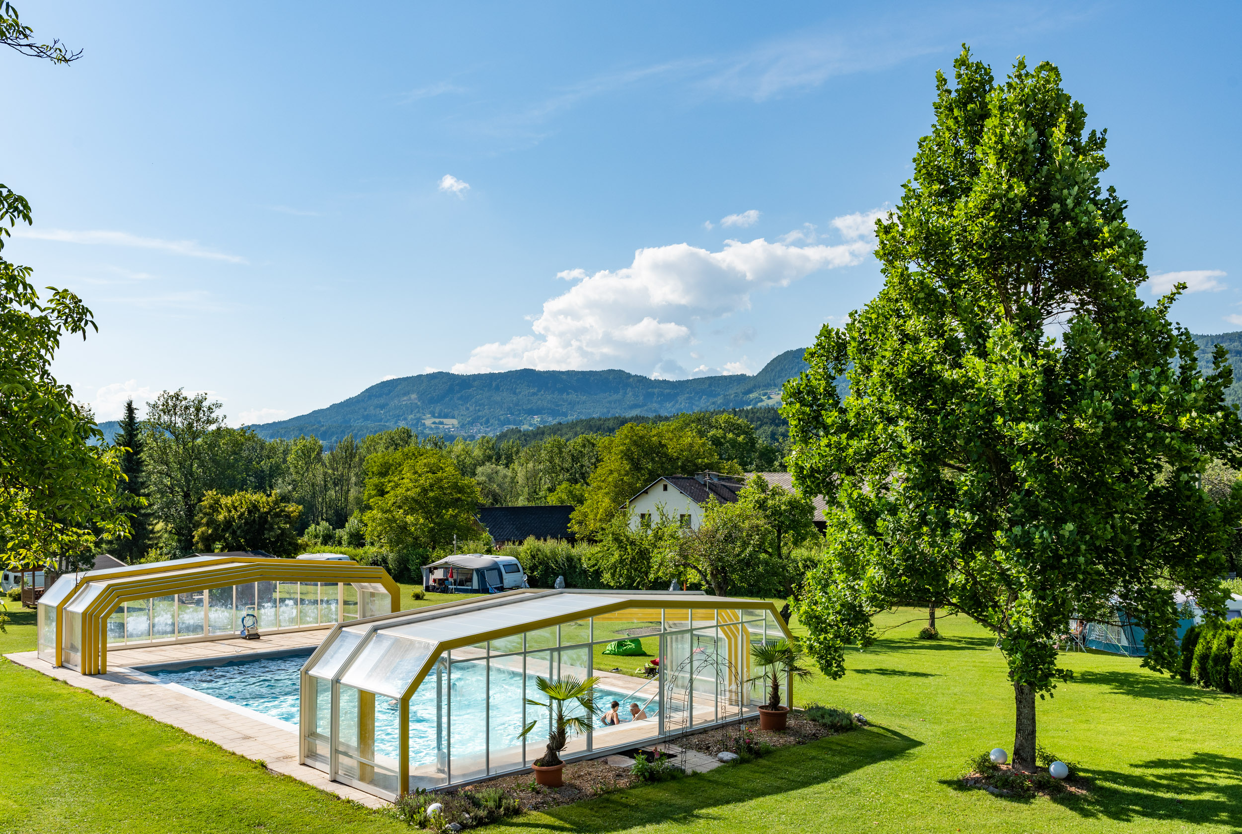 Wohnmobilstellplatz: Schwimmbad mit Überdachung - Naturcamping Juritz