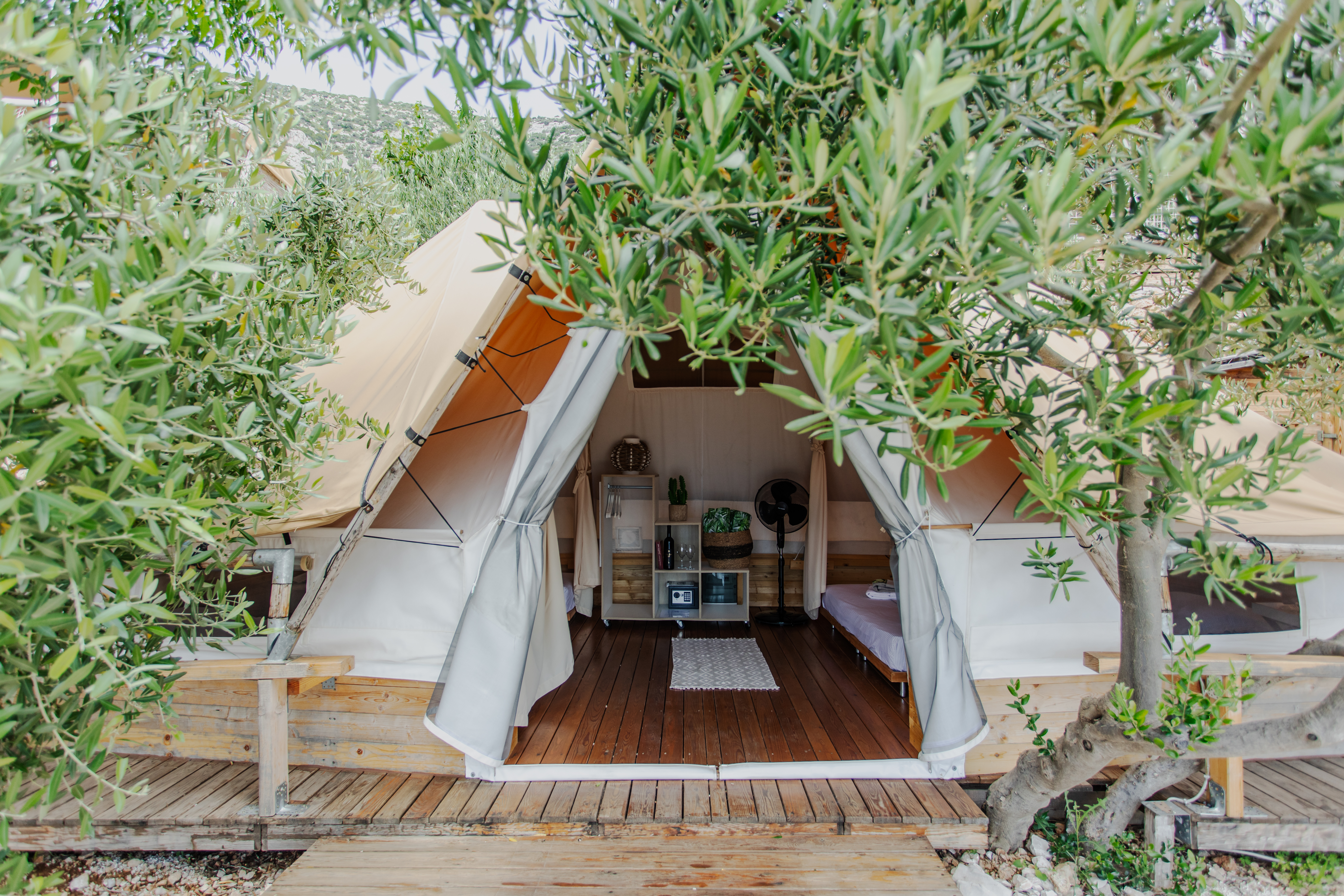 Reisemobilstellplatz: Bell-Glamping Zelt - Camping Aloa - gebied, Infrastructuur