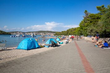 Wohnmobilstellplatz: strand - Camping Jezera Lovišća Village