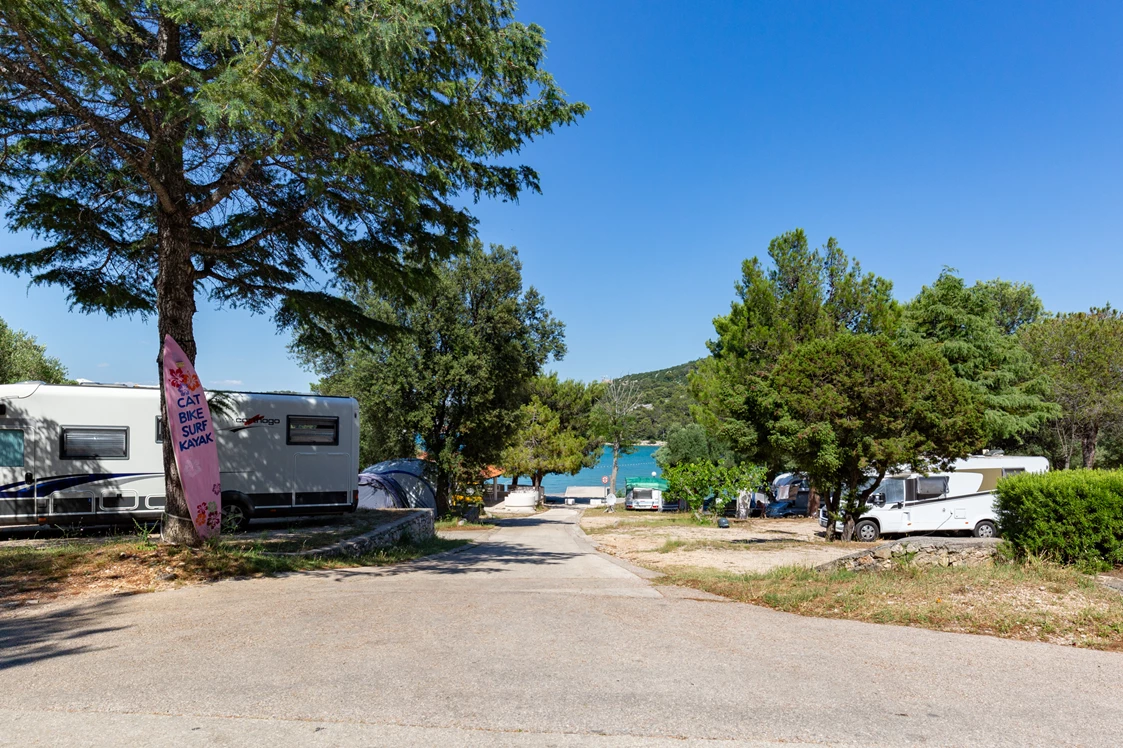 Wohnmobilstellplatz: platz - Camping Jezera Lovišća Village