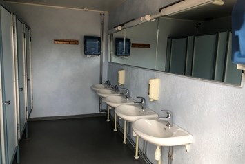 Wohnmobilstellplatz: Toiletten für Frauen - Napapiirin Saarituvat