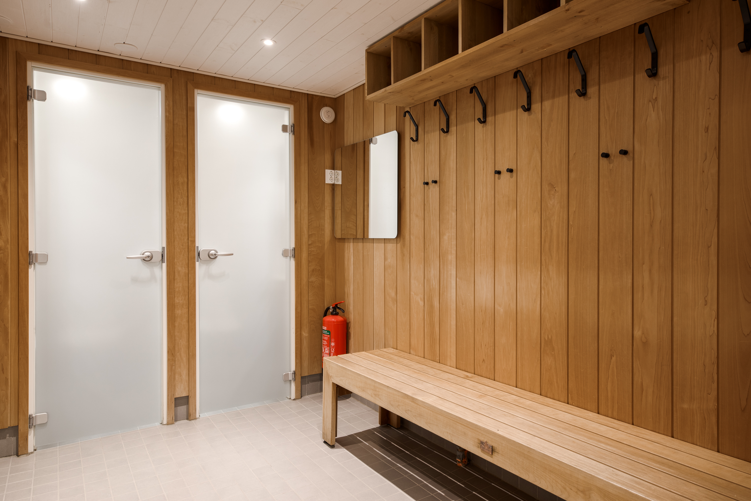 Wohnmobilstellplatz: Dressing room and toilets - Levilehto Apartments