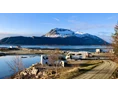 Wohnmobilstellplatz: Alle Stellplätze für Wohnmobile haben einen Blick auf das Wasser - Offersøy Camping Helgeland 