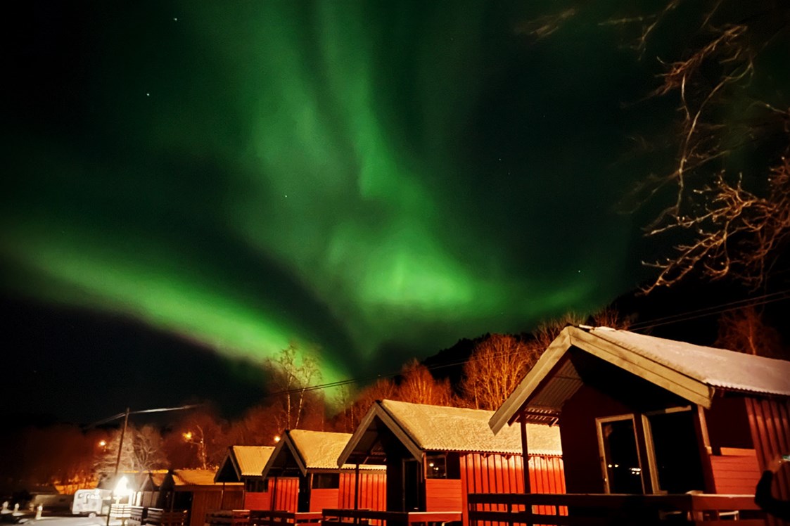 Wohnmobilstellplatz: Northen lights in winter. - Base Camp Hamarøy