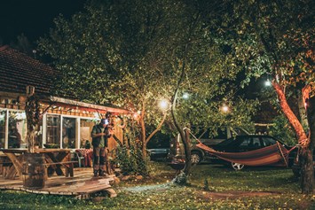 Wohnmobilstellplatz: Sunny Nights Camping & Homestead