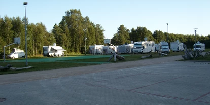 Parkeerplaats voor camper - Grauwasserentsorgung - Letland - Camping Jeni