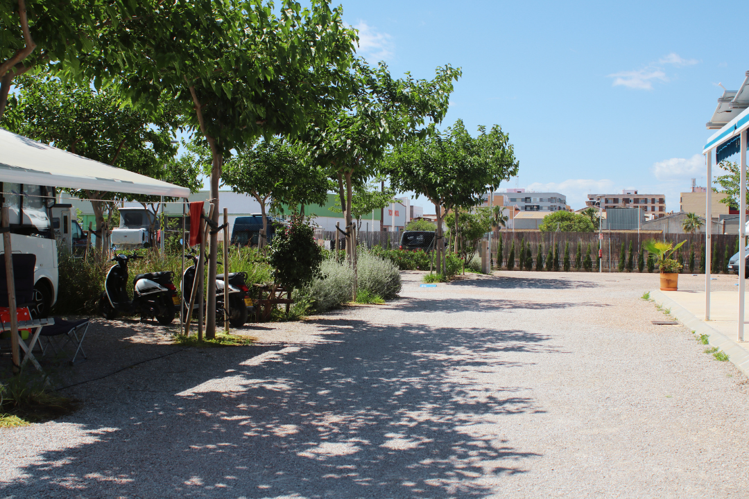 Nomadic Experience Motorhome Park  Valencia - Wohnmobilstellplatz in  Albalat dels Sorells, Comunidad Valenciana | stellplatz.info