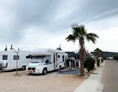 Wohnmobilstellplatz: ... auch für unsere preisbewussten Camper bieten wir Stellplätze an. - Los Olivos de Xivert CampingNatura Park