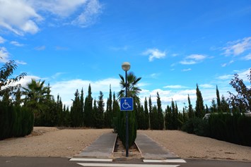 Wohnmobilstellplatz: ... Stellplätze für Personen mit Handicap sind ebenfalls vorhanden. - Los Olivos de Xivert CampingNatura Park