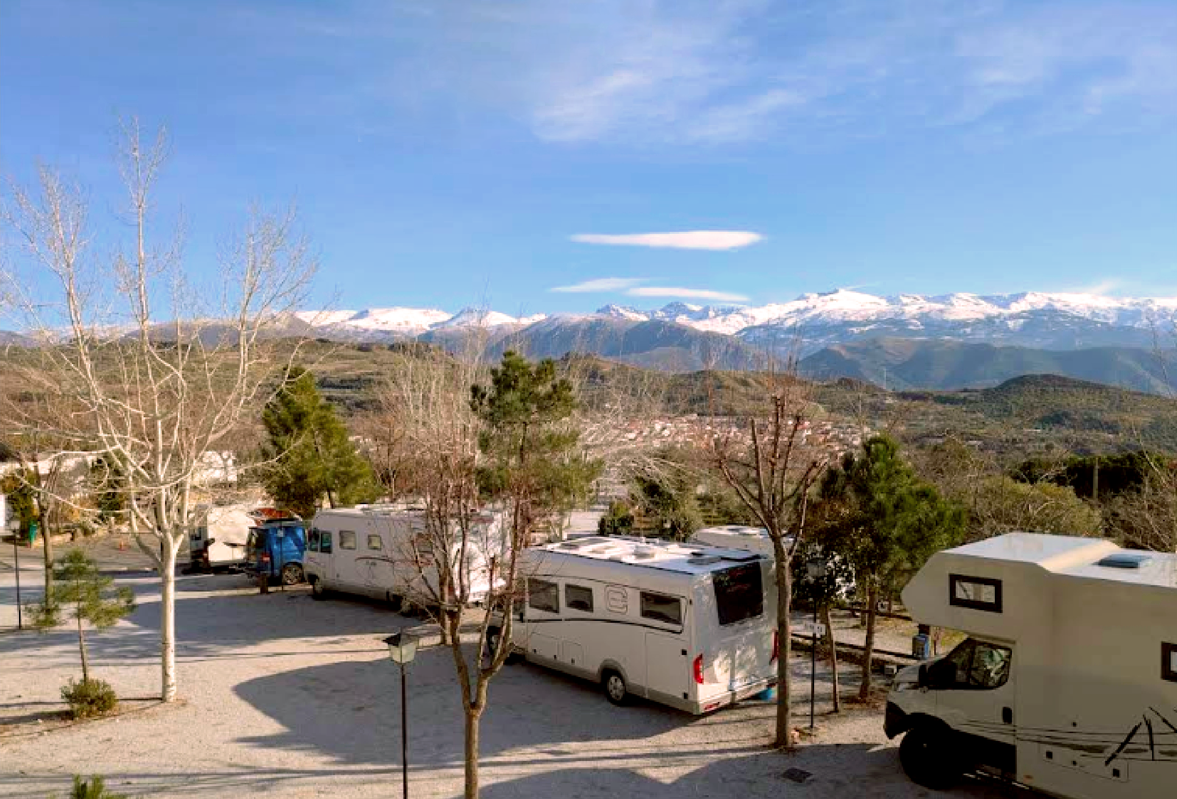 kampeerplaats voor campers - Costa Tropical - parcelas con vistas a sierra nevada - Campingplatz Alto de Viñuelas