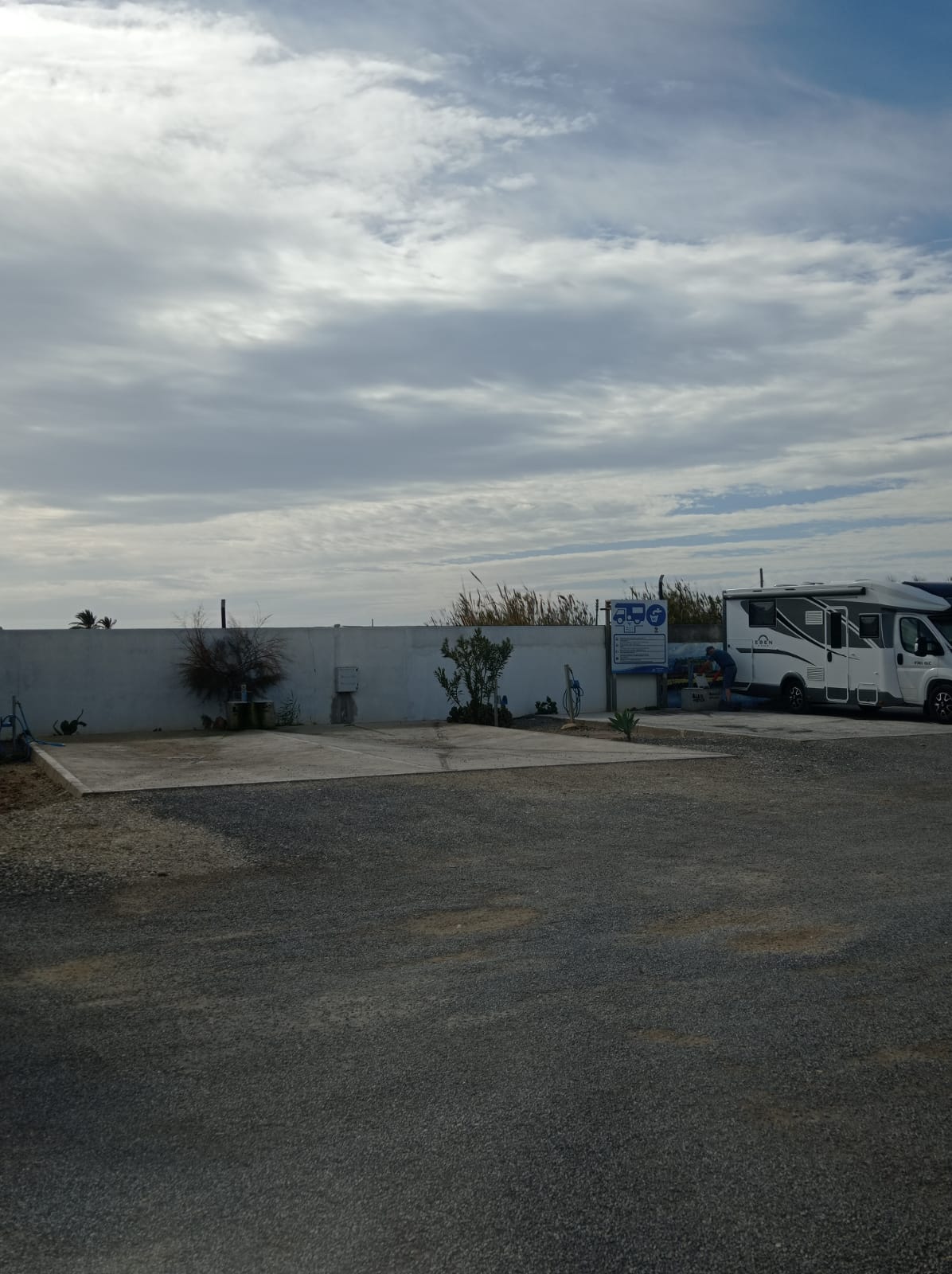 Wohnmobilstellplatz: Zona Vaciado para 4 vehiculos - Camper Área Cabo de Gata