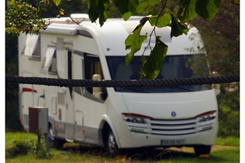 Wohnmobilstellplatz: Premium-Stellplatz 70 m2
 - Camping Maceira