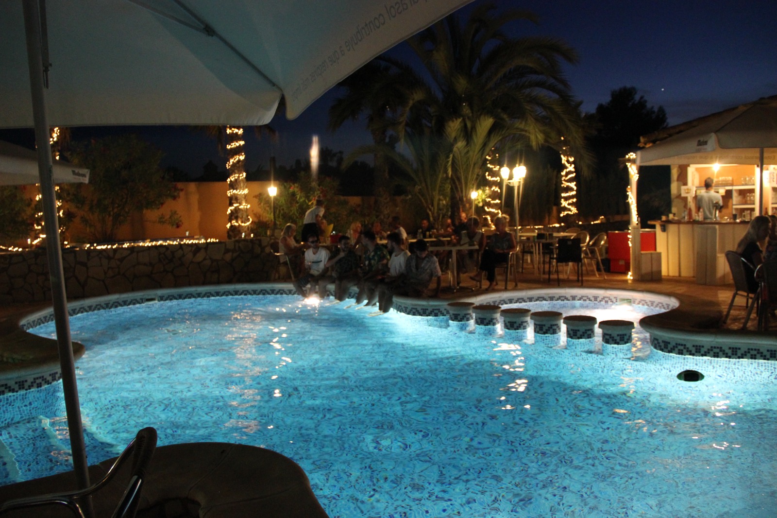 Reisemobilstellplatz - Pool - Spanien - Schwimmbad - Parking Restaurant Finca La Montañosa