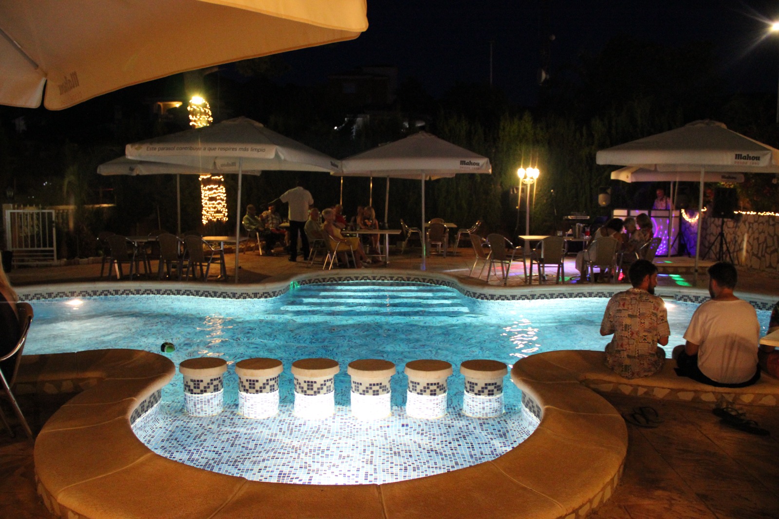 Reisemobilstellplatz - Pool - Spanien - Parking Restaurant Finca La Montañosa