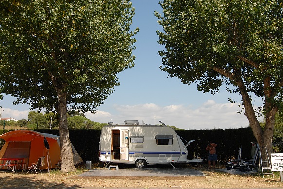 Den passenden WoMo-Stellplatz an der Costa Brava finden: Hunde: erlaubt